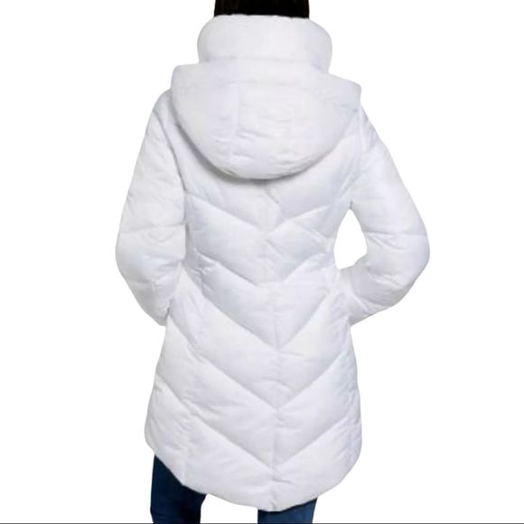 Madden NYC White Puffer Coat - Picture 5 of 14
